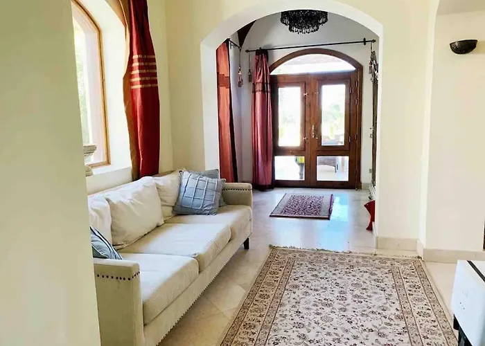 Private With Heated Pool And Lagoon Hurgada