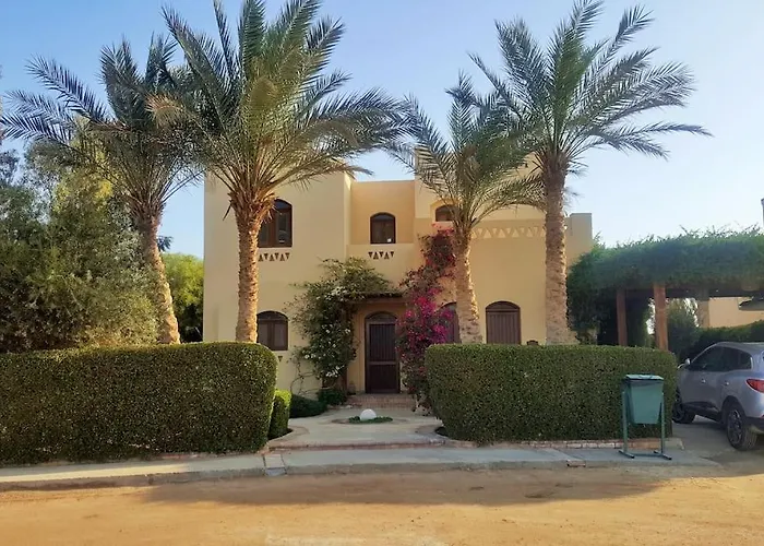 Private With Heated Pool And Lagoon Villa Hurgada
