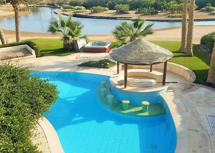 Private With Heated Pool And Lagoon